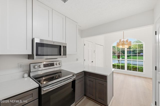 3286 MARBON Road, Jacksonville, FL 32223
