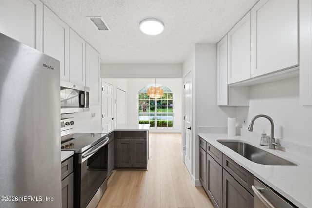 3286 MARBON Road, Jacksonville, FL 32223