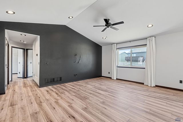 545 BULL RUN DR, Box Elder, SD 57719