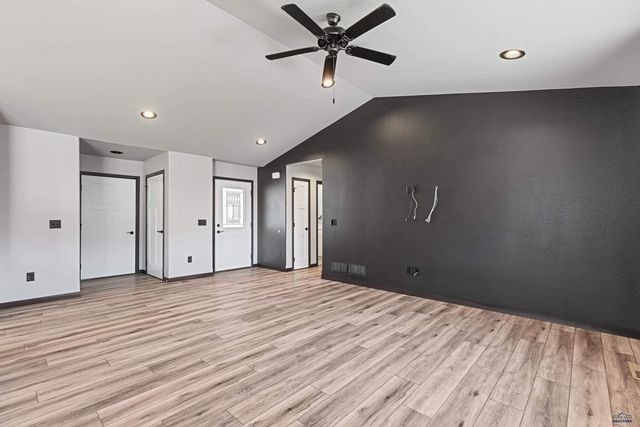 545 BULL RUN DR, Box Elder, SD 57719