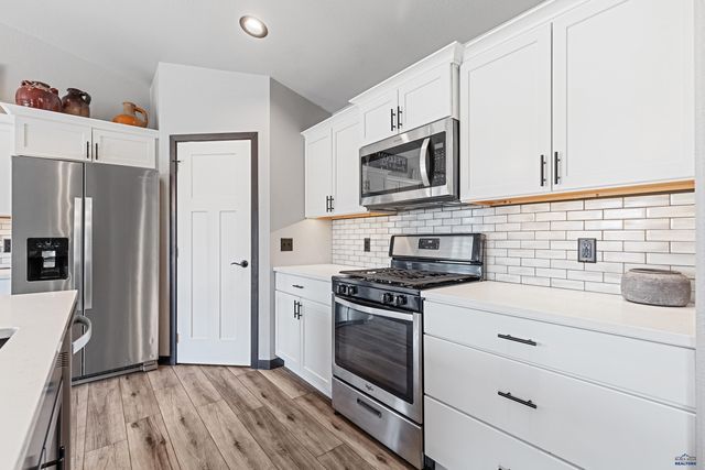 545 BULL RUN DR, Box Elder, SD 57719