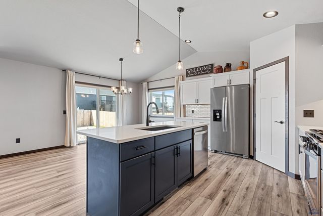 545 BULL RUN DR, Box Elder, SD 57719