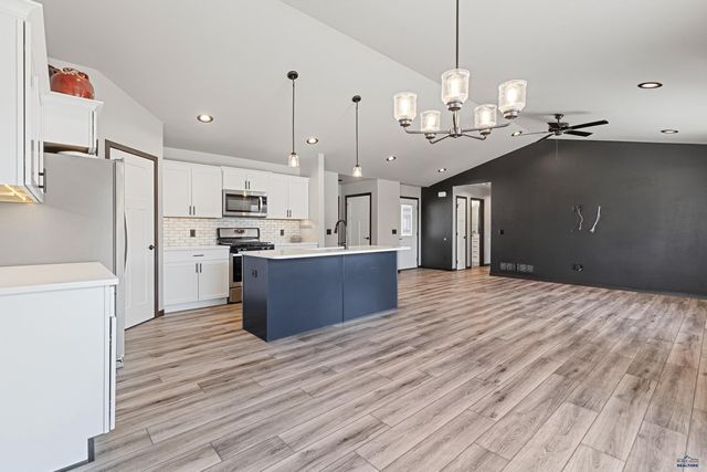 545 BULL RUN DR, Box Elder, SD 57719