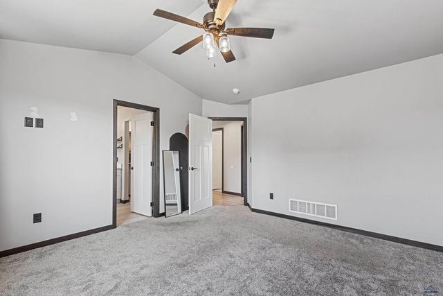 545 BULL RUN DR, Box Elder, SD 57719