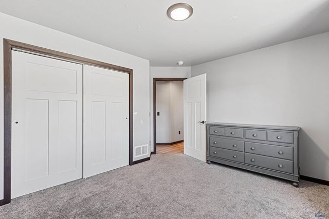 545 BULL RUN DR, Box Elder, SD 57719