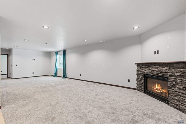 545 BULL RUN DR, Box Elder, SD 57719