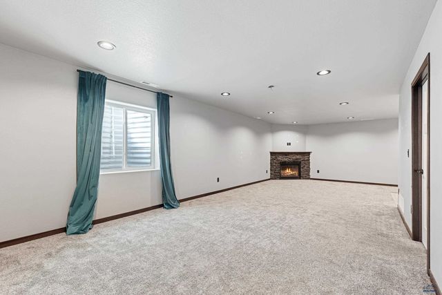 545 BULL RUN DR, Box Elder, SD 57719