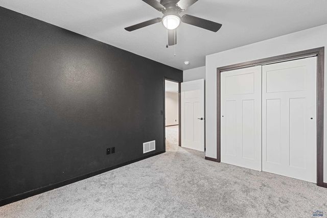 545 BULL RUN DR, Box Elder, SD 57719