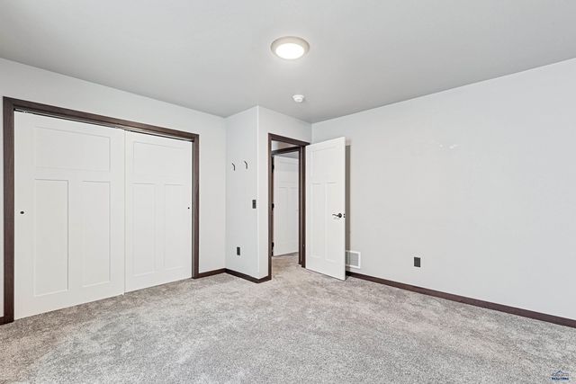 545 BULL RUN DR, Box Elder, SD 57719