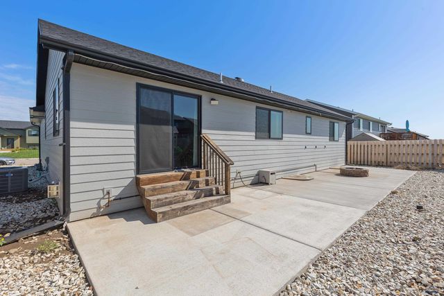 545 BULL RUN DR, Box Elder, SD 57719