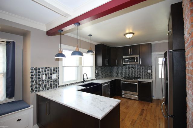 21916 Lakeview Street, St Clair Shores, MI 48080