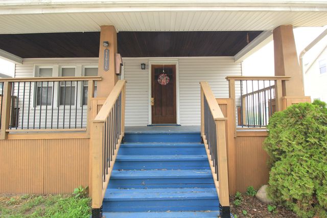 21916 Lakeview Street, St Clair Shores, MI 48080