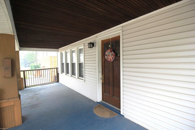 21916 Lakeview Street, St Clair Shores, MI 48080