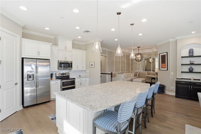 8777 Bellano CT 204, Naples, FL 34119