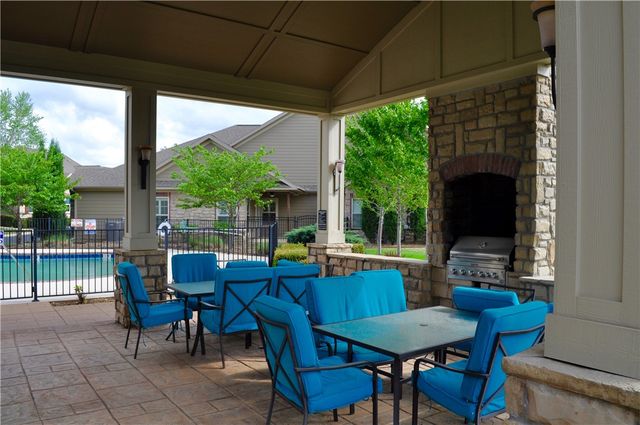 1303 Doe Lane, Bentonville, AR 72713