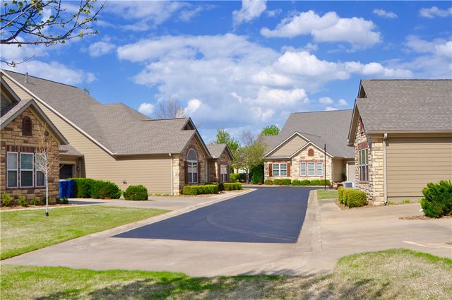 1303 Doe Lane, Bentonville, AR 72713