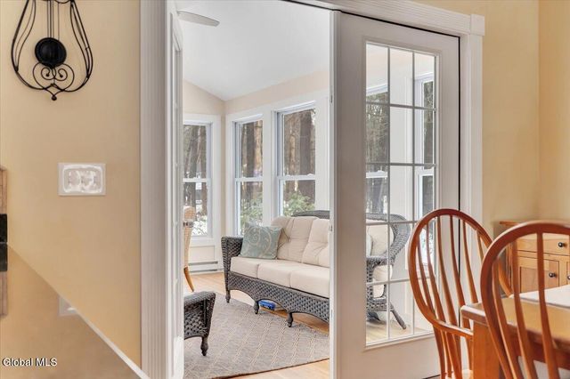 10 Barkwood Lane, Clifton Park, NY 12065