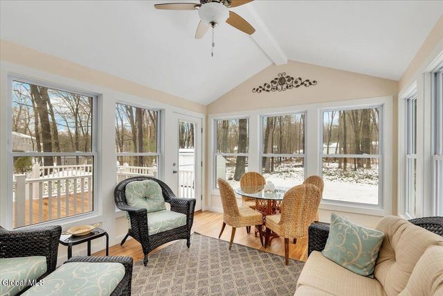 10 Barkwood Lane, Clifton Park, NY 12065