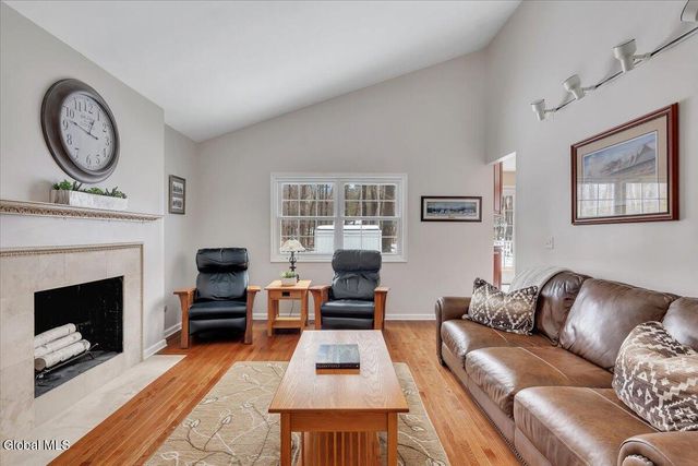 10 Barkwood Lane, Clifton Park, NY 12065