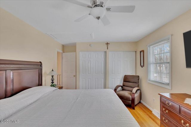 10 Barkwood Lane, Clifton Park, NY 12065