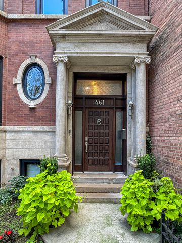 461 W Melrose Street, Chicago, IL 60657