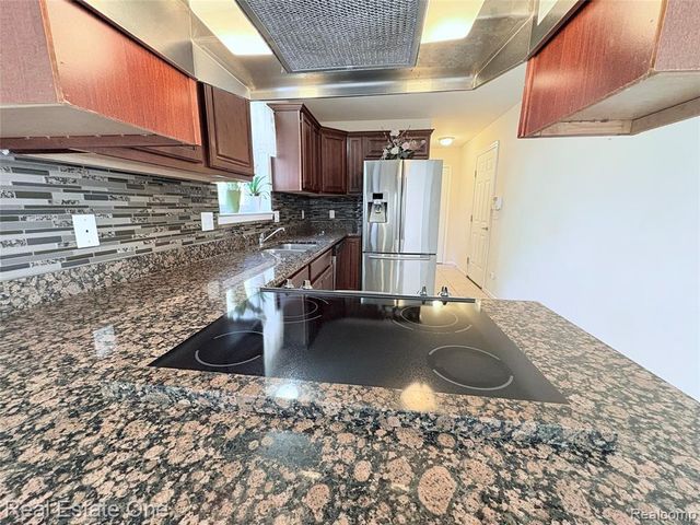 6178 Elarz Drive, Troy, MI 48085