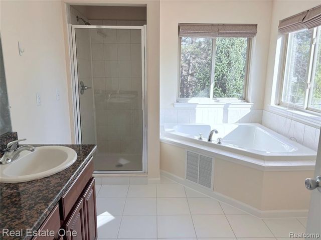 6178 Elarz Drive, Troy, MI 48085