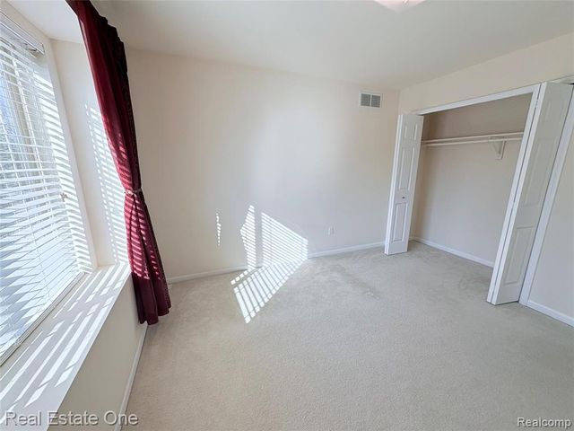 6178 Elarz Drive, Troy, MI 48085