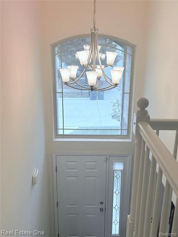 6178 Elarz Drive, Troy, MI 48085