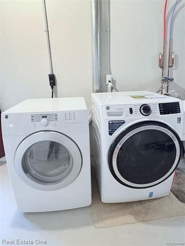 6178 Elarz Drive, Troy, MI 48085