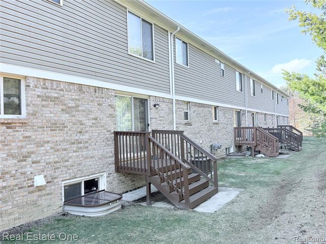 6178 Elarz Drive, Troy, MI 48085