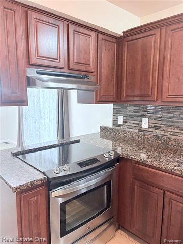 6178 Elarz Drive, Troy, MI 48085