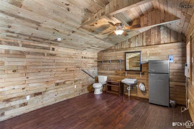 2946 W FM 367, Iowa Park, TX 76367