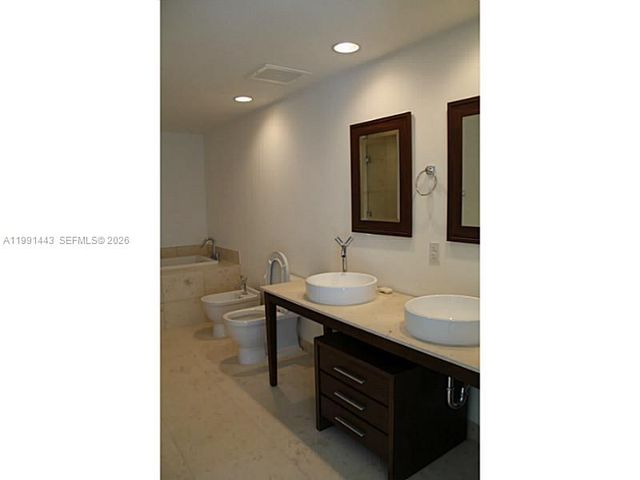 465 BRICKELL AVE 2902, Miami, FL 33131