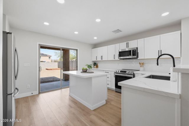 25702 W BURGESS Lane, Buckeye, AZ 85326