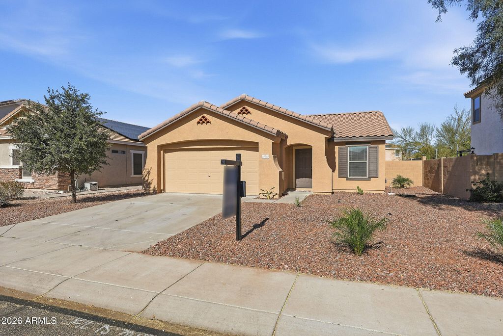 25702 W BURGESS Lane, Buckeye, AZ 85326