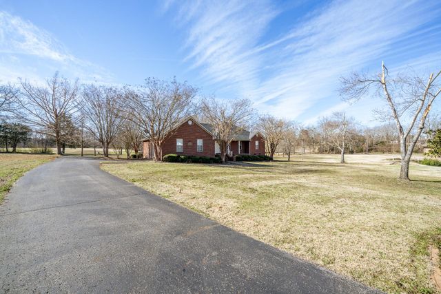 10 JOE WHEELER CV, Adamsville, TN 38310