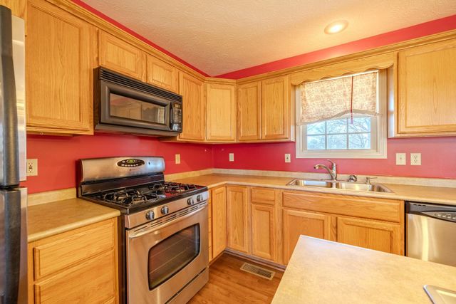 10 JOE WHEELER CV, Adamsville, TN 38310