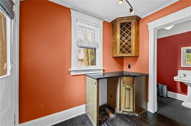 4111 Holly Street, Kansas City, MO 64111