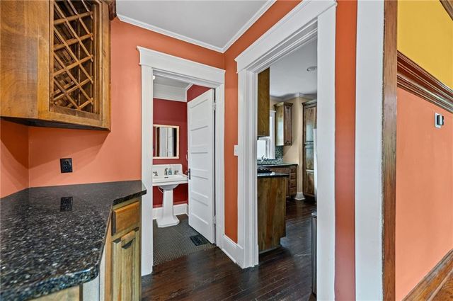 4111 Holly Street, Kansas City, MO 64111