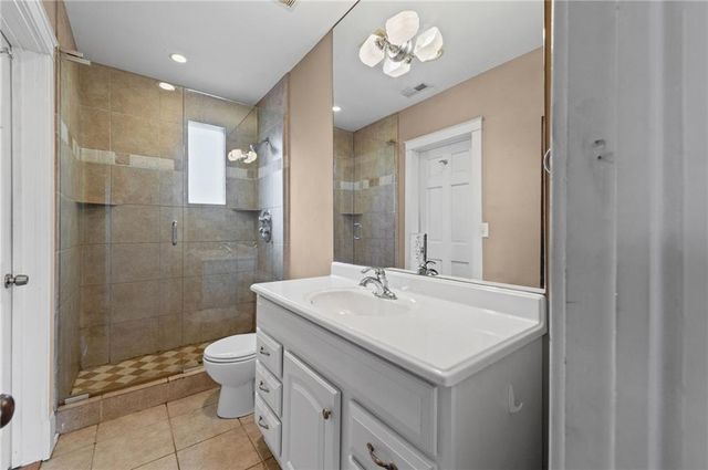 4111 Holly Street, Kansas City, MO 64111
