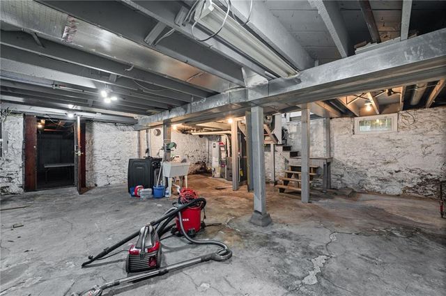 4111 Holly Street, Kansas City, MO 64111