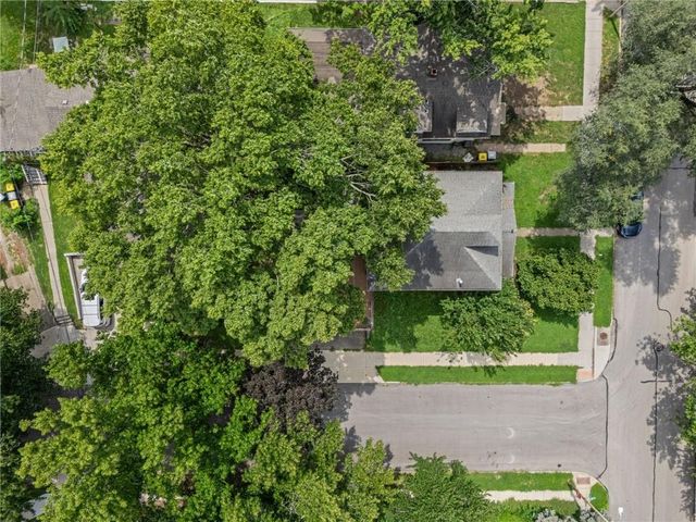 4111 Holly Street, Kansas City, MO 64111