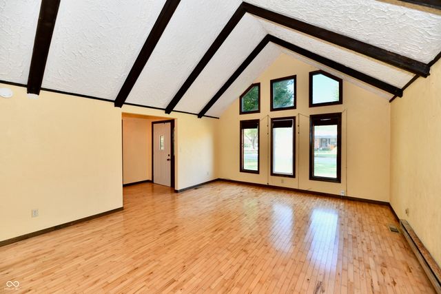 2100 Kitchen Drive, Anderson, IN 46017