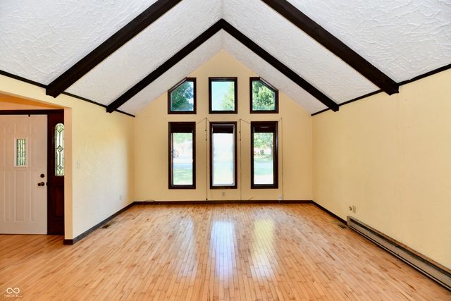 2100 Kitchen Drive, Anderson, IN 46017