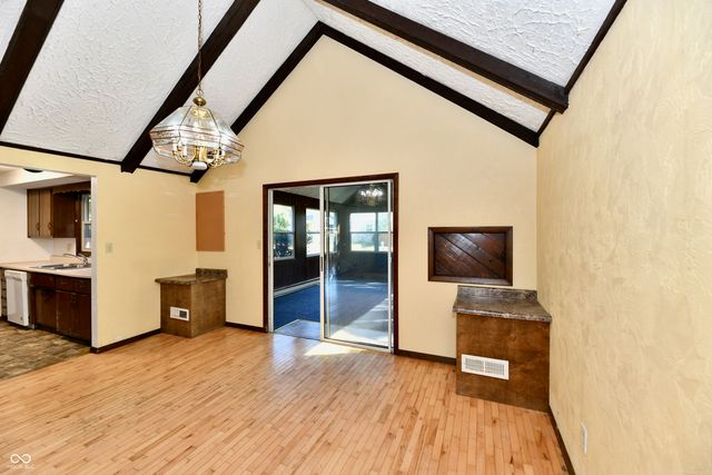 2100 Kitchen Drive, Anderson, IN 46017