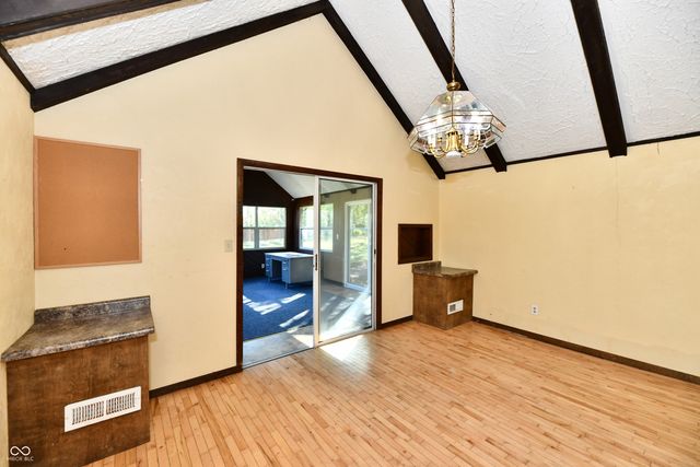 2100 Kitchen Drive, Anderson, IN 46017