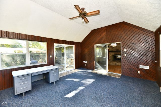 2100 Kitchen Drive, Anderson, IN 46017