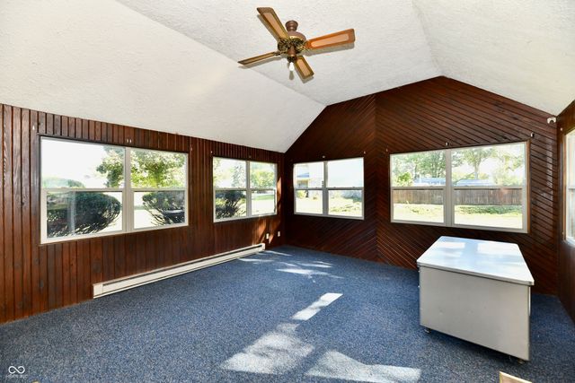 2100 Kitchen Drive, Anderson, IN 46017