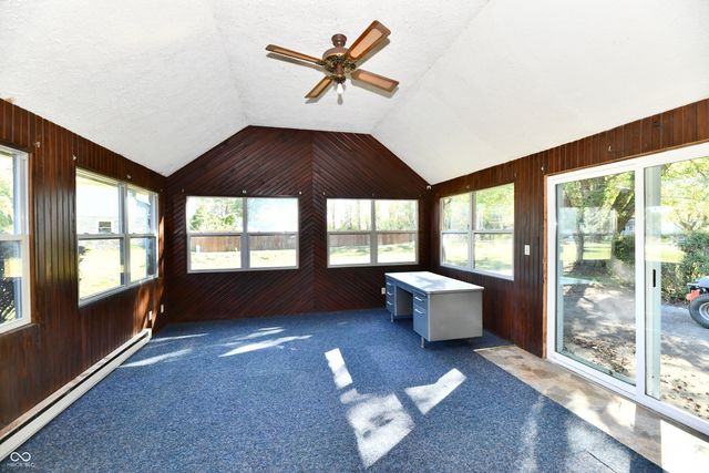 2100 Kitchen Drive, Anderson, IN 46017